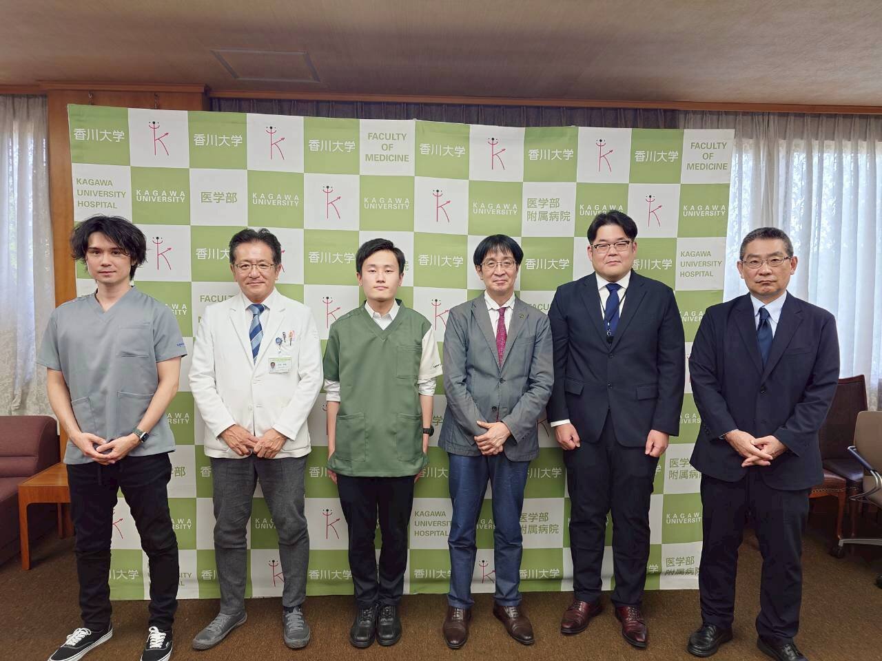 スクラブ贈呈式集合写真